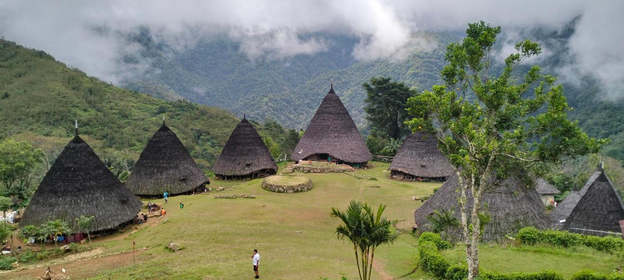 Hobbit Hill Apartment Ruteng Exterior photo